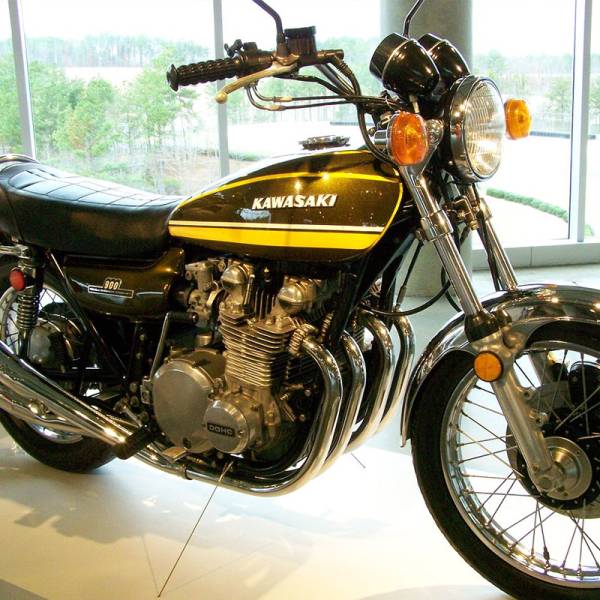 Kawasaki_Z1_1972-1975-1_original