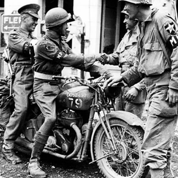 BSA_Gold_Star_1938-1963-3_original